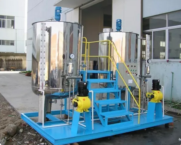 全自動(dòng)加藥裝置的應(yīng)用范圍和選型介紹(圖2) 全自動(dòng)加藥裝置的應(yīng)用范圍和選型介紹(圖2)